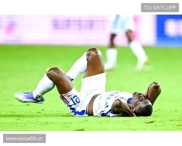 申花防守稳固却难扩大领先优势,争冠形势面临考验 申花防守稳固却难扩大领先优势,争冠形势面临考验