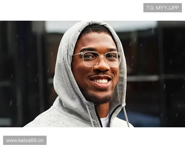 说真的，安东尼·约书亚训练间隙竟然在奢华餐厅点了个买不起的甜点？