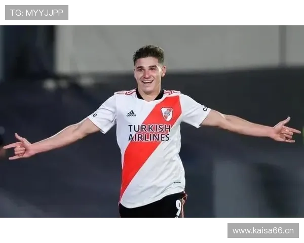 阿尔瓦雷斯关键战表现稳定性如何体现